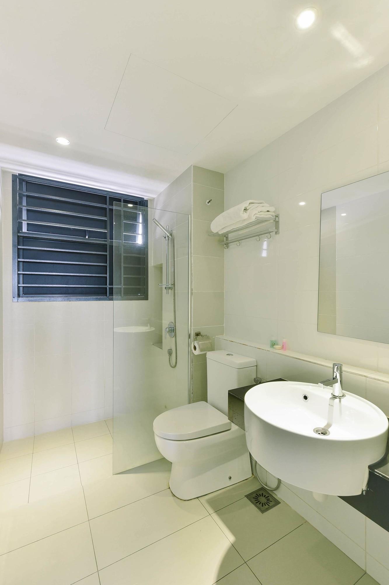 1 Tebrau Apartment