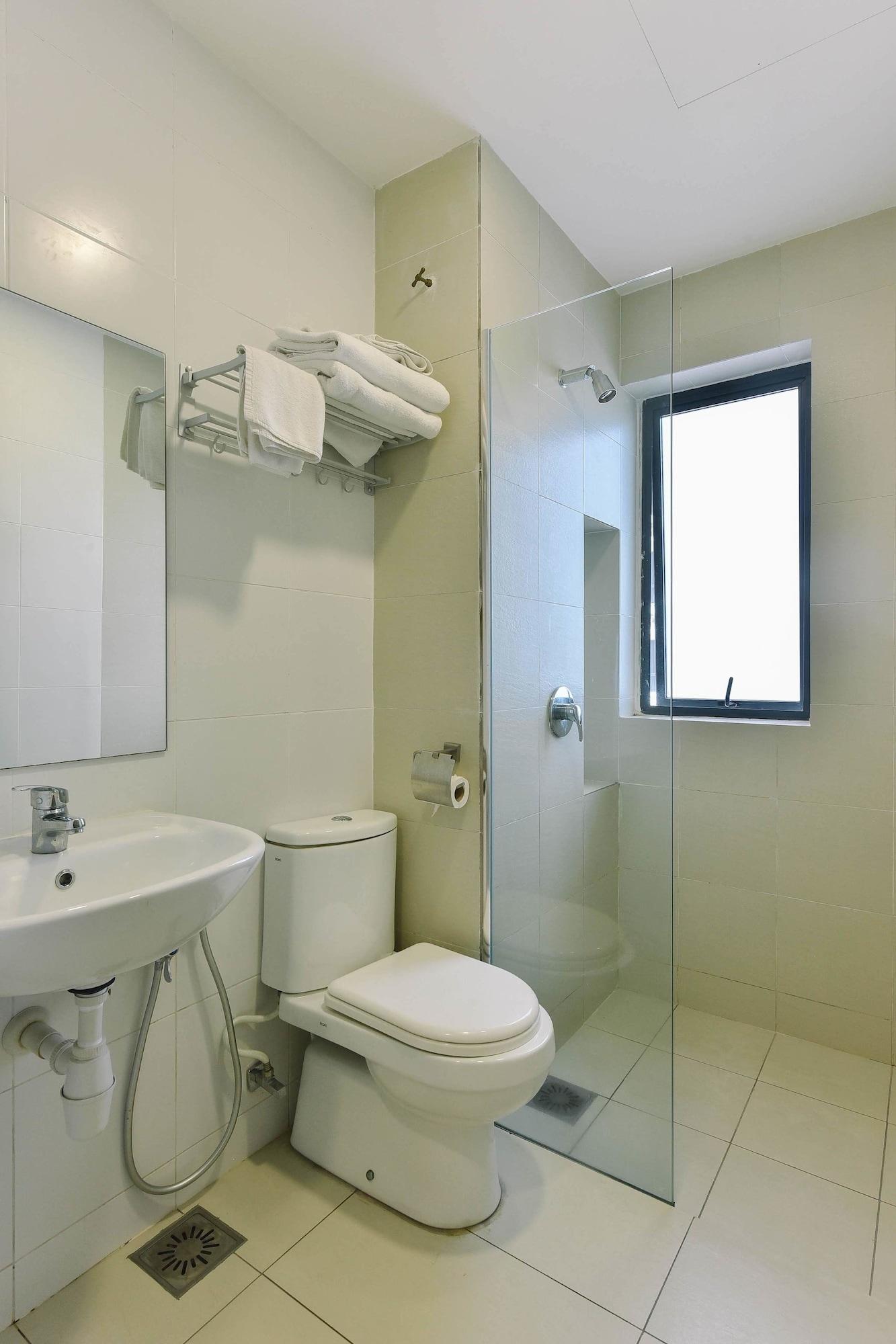 1 Tebrau Apartment