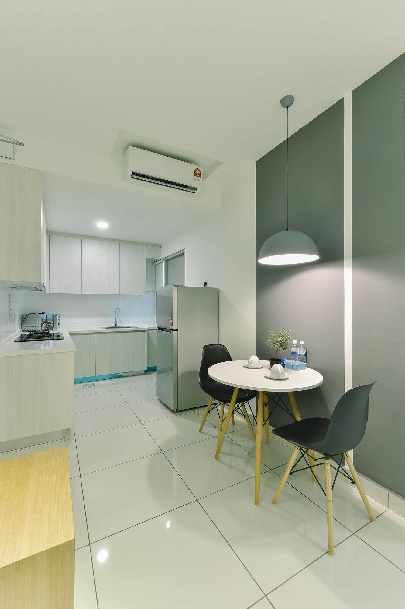 1 Tebrau Apartment